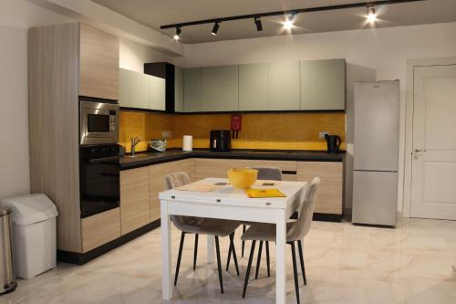 Tal-Ghoqod Apartamento | Il-Kantuniera, One Bedroom Ground Floor Maisonette in St Julians