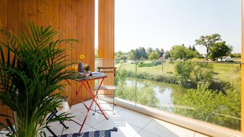 Pipera Apartamento | Il Lago - Azur - Cozy Luxurious Smart Home By The Lake