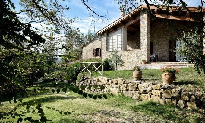 San Venanzo Cabaña | La granada, casa en excelente ubicación, duerme 5/6