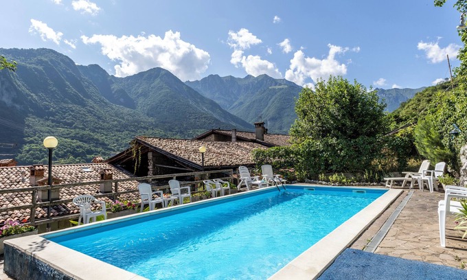 Canale di Tenno Apartamento | Il Nido dell'Artista, Tenno, Italy