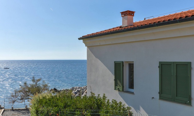 Campo nell'Elba Apartamento | Apartamento 'Il Quartiere Capraia' con vistas al mar, terraza y Wi-Fi