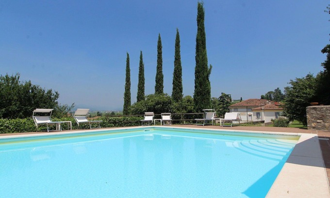 Colognola ai Colli Apartamento | Apartamento en Colognola Ai Colli con 4 habitaciones, capacidad 8