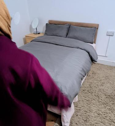 Loxford Casa | Ilford Town House- Close to London ILFORD Train Station