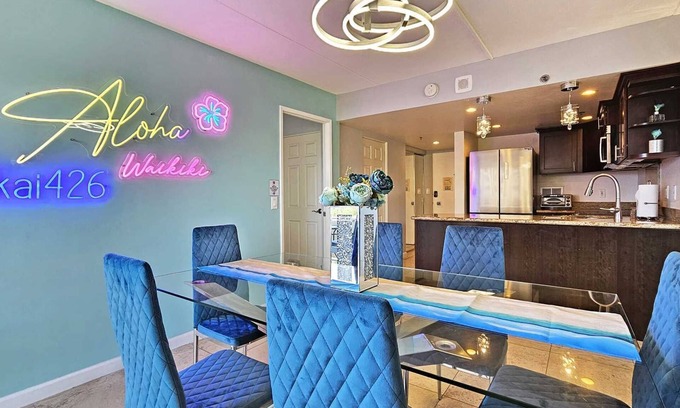 Waikiki Condominio | Ilikai 426 2 Bedroom Ocean / Pool Views - 1 K, 2 Full and 2 Q Sofa Beds