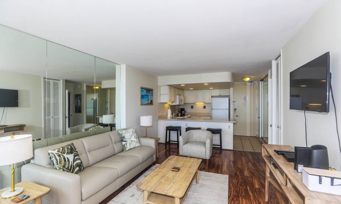 Waikiki Condominio | Ilikai Marina, a minutos de la playa, con vista al mar de 180 grados.