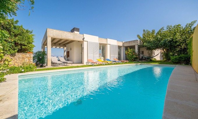 L'Escala Villa | Illa: Magnifica villa con piscina, jardín y vistas