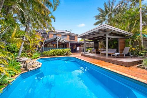 Camden Head Casa | Illalangi - views, pool, walk to beach