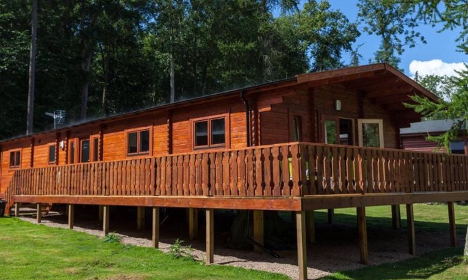 Kenwick Cabina | iLodge 73 - Luxury Log Cabin with Hot Tub and Woodburner 🏡