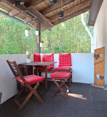 Hausen Apartamento | Im Grünen 2