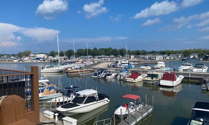 Gypsum Condominio | “ I’m Sittin’ On The Dock Of The Bay “ ⛵️
