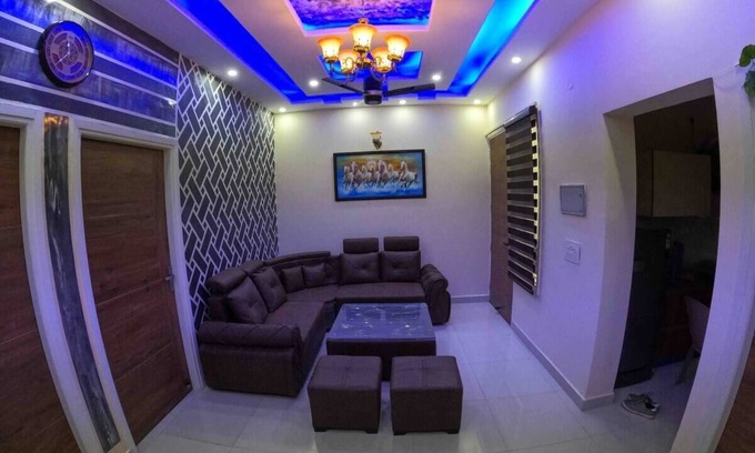 Kharar Cama Y Desayuno | “Imagine coming home to this gorgeous 2 bedroom Flat near Mohali.”