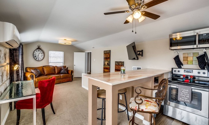 Dallas Casa | Immaculate 2-Bed in Dallas Close to Everything!