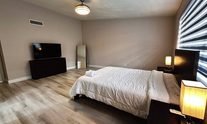 Canyon Gate Casa | Immaculate 3 Bedroom Home With Pool!