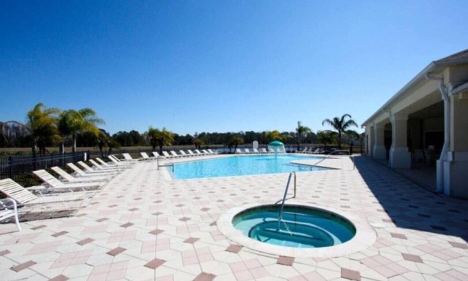 Trafalgar Village Casa | Immaculate 4 bed /3 bath pool & spa home
