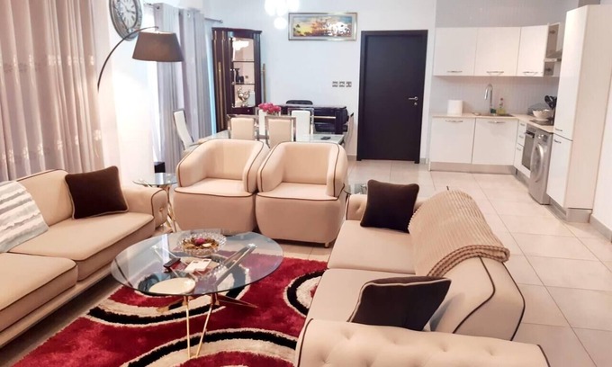 East Legon Apartamento | Immaculate Beauty Gem-5 Star Location- Pools - Gym