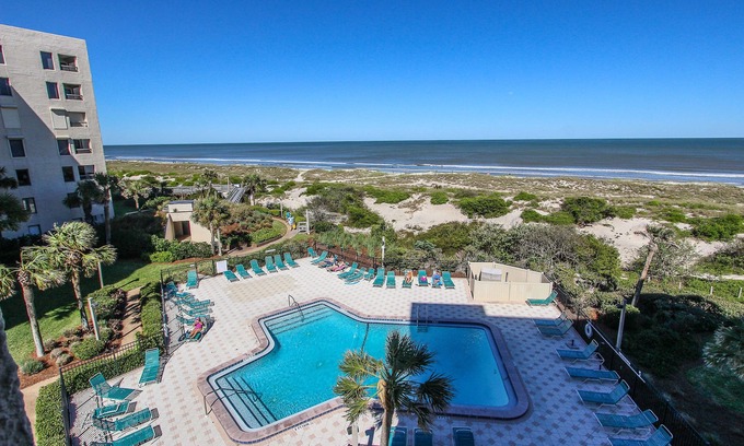 Amelia City Condominio | Condominio frente al mar excelentemente renovado con impresionantes vistas