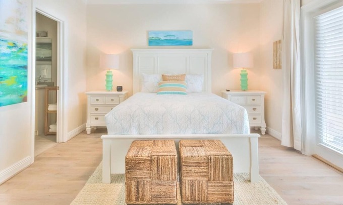 Fort Bay Casa | ¡Inmaculada casa en el complejo cerrado La Valencia Beach Resort! Tarifas mensuales disponibles!