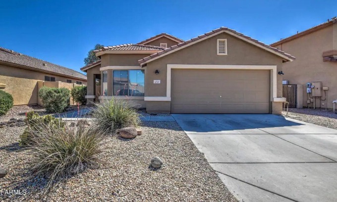 Miller Manor Casa | Immaculate pool home in a quiet family neighborhood