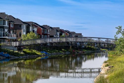 Airdrie Apartamento | Immaculate suite in Airdrie