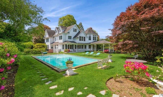 Village of Southampton Apartamento | Immaculate Victorian in Southampton Village