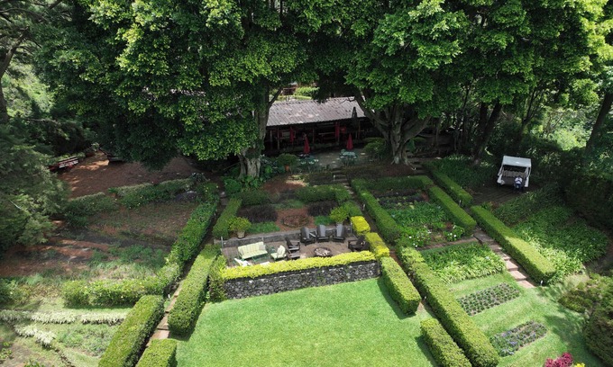 San Salvador Cabina | Immense Estate with Gorgeous Gardens / El Salvador