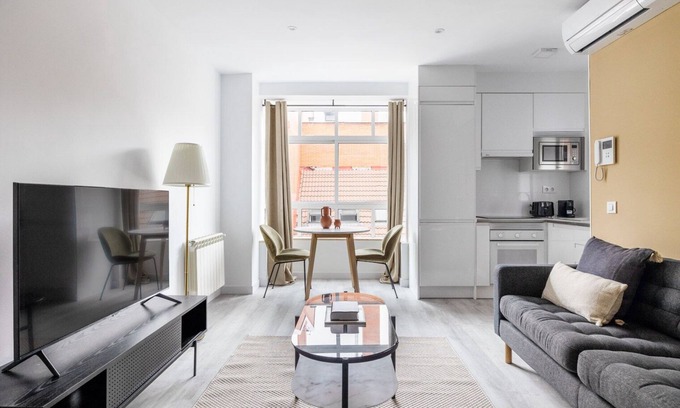 Salamanca Apartamento | Immpecable Salamanca 1BR, near Plaza de Toros, by Blueground