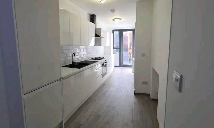 Hendon Apartamento | Impeccable 2-Bed Apartment in London