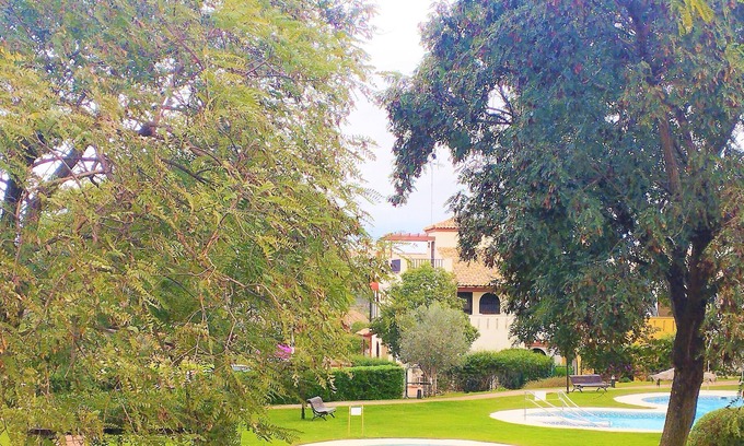 Costa Esuri Chalet De Esquí | Impeccable 2-Bed Townhouse in Costa Esuri
