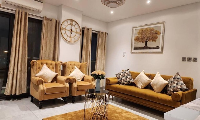 East Legon Apartamento | Impeccable & Cozy Gem-5 star Location - Pools, Gym