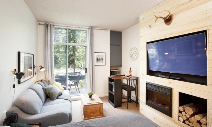 Blackcomb Apartamento | Impeccable Glacier Lodge Hotel Room w Pool+Hot Tub
