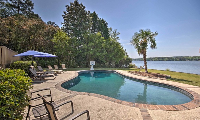 Camden Casa | Impeccable Home w/ Dock & Pool on Lake Wateree!