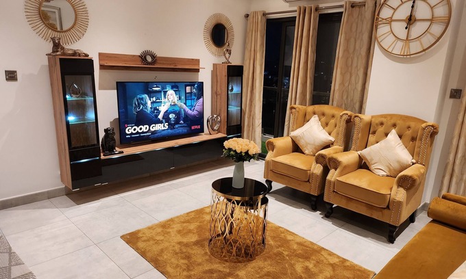 East Legon Apartamento | Impeccable Luxury 2bed apartmnt in Accra, Gym, Pool