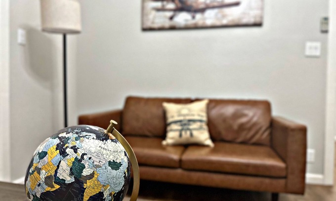 Boulevard Park Casa | Imperial 3BR/1.5BA - Mansion Flats Neighborhood