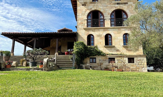 Mompia Villa | Impresionante villa, Finca Stylish Host