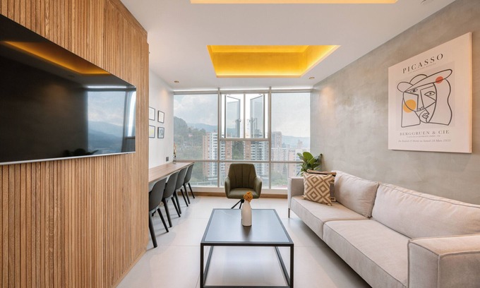 San Diego Apartamento | Impressive 2BR apt with Jacuzzi & A/C in El Poblado