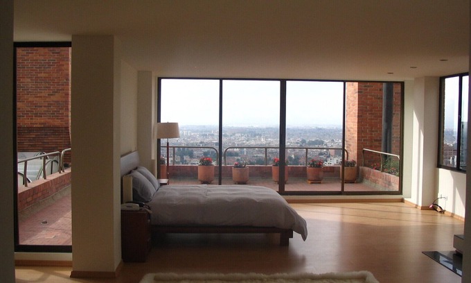 El Palomar Apartamento | IMPRESIONANTE ATICO AMUEBLADO CON INCREÍBLES VISTAS EN ROSALES-BOGOTA.