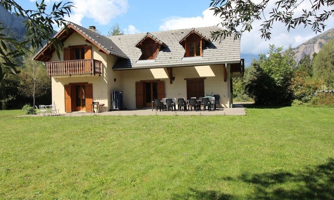 Le Bourg-d'Oisans Casa | Impresionante casa y jardín en Bourg d'Oisans, ciclista amable, garaje, WIFI