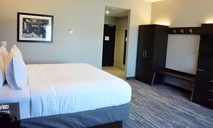 Jacksonville Casa | Impressive Space for Business & Vacation Trips!