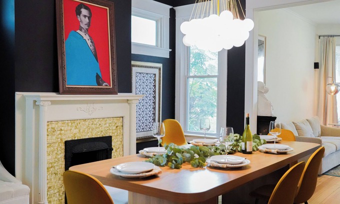 Dubuque Casa | Impressive three bedroom on historic Fenelon Place