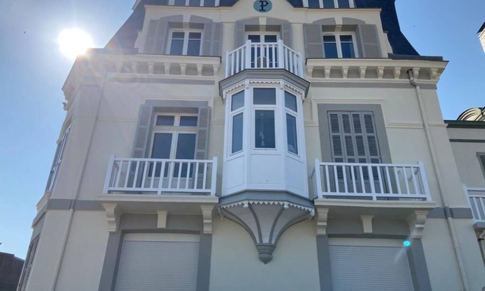 Villers-sur-Mer Apartamento | En una villa costera catalogada, apartamento 6 p.