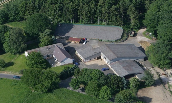 Wachtberg Apartamento | En Drachenfelser-Ländchen en las afueras encuentra casa multifamiliar