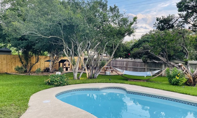Round Rock Casa | In Ground Pool - Big Yard - Awesome Location!!!