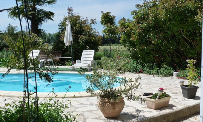 Molleges Villa | Alquiler de vacaciones cerca de St Rémy de Pce con piscina jardín en el campo