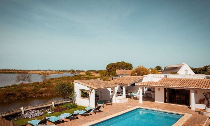 Saintes-Maries-de-la-Mer Casa | In Saintes-Maries-de-la-Mer, two air-conditioned, typically Camargue houses, swimming pool...