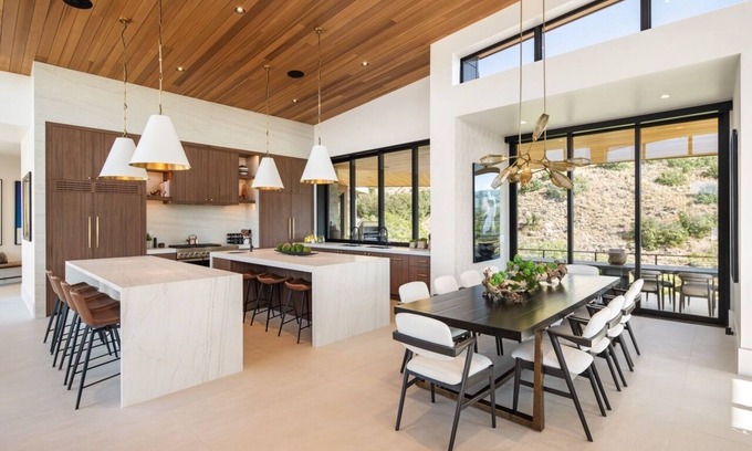Park City Casa | In Skyridge-Contemporary Home BY DVEast Village- booking 2026 ski season