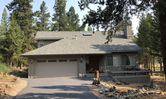 Sunriver Casa | FortRock Park, cubierta cerrada, HotTub, ¡perros bien!, Caminata, Bicicleta, Golf, Esquí, Jugar