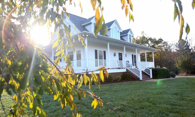 Afton Casa | En el centro de la región de vino y cerveza del condado de Nelson, a 30 km de UVA / Cville