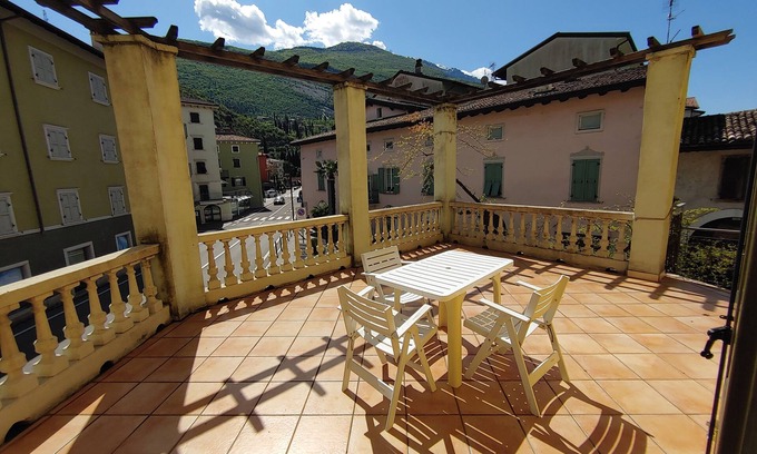 Nago-Torbole Apartamento | In the center of Torbole su Garda