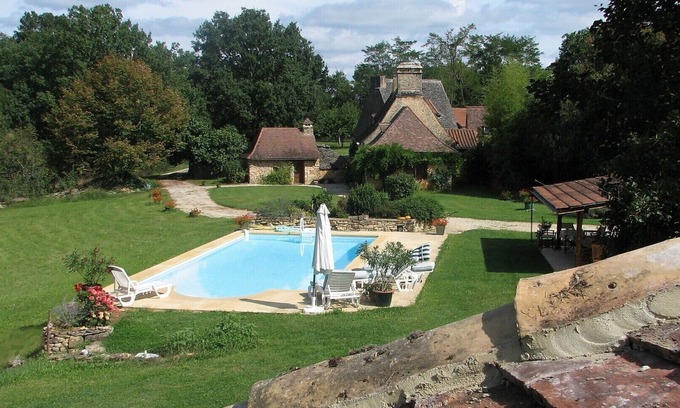 Castels et Bezenac Cabaña | En la Dordoña, auténtica casa en aldea privada XVIII con piscina