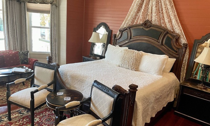 Historic Downtown Apalachicola Casa | Ebony Rouge Suite en la majestuosa joya de Apalachicola